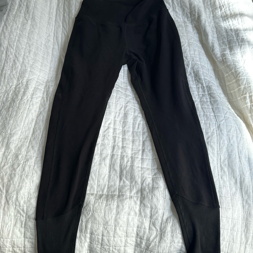 Alo leggings in black size small